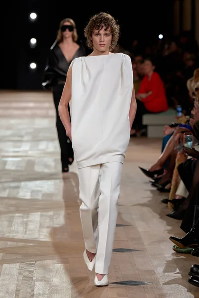 Look 3
